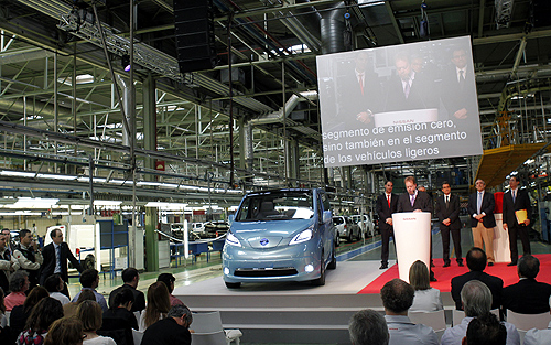 Nissan Motor Co. Executive Vice President Andy Palmer (C) speaks during the unveiling of the new e-NV200 electric car at Zona Franca Nissan factory.