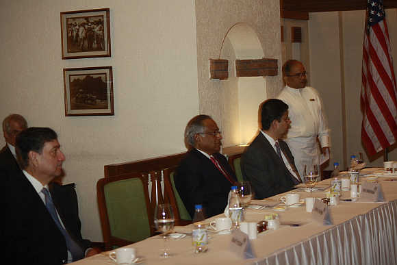 Indian business heads meet Geithner, Bernanke