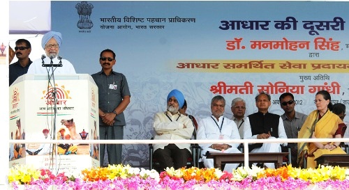 Manmohan Singh addressing at the launch of Aadhaar Enabled Service Delivery, in Dudu, Jaipur, Rajasthan on October 20.