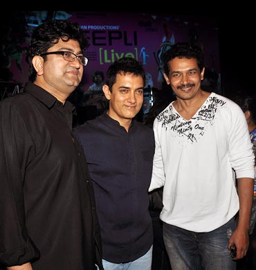 Prasoon Joshi with Aamir Khan and Atul Kulkarni