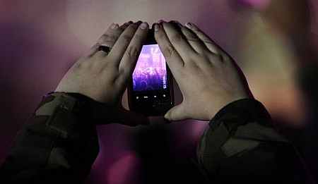 No roaming charges rule: Telcos to take Rs 13,500-cr hit