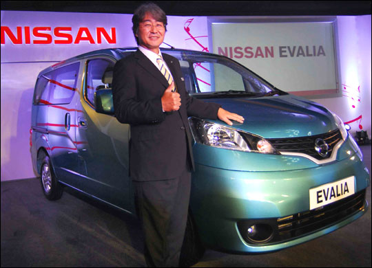 Nissan Evalia vs its three rivals