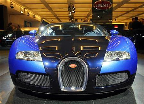The 16-cylinder 2006 Bugatti Veyron 16.4 is displayed at the 2006 Los Angeles Auto Show in Los Angeles, California.