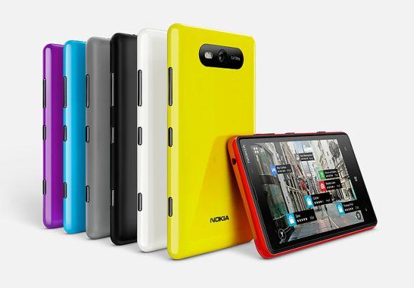 Nokia Lumia 820.