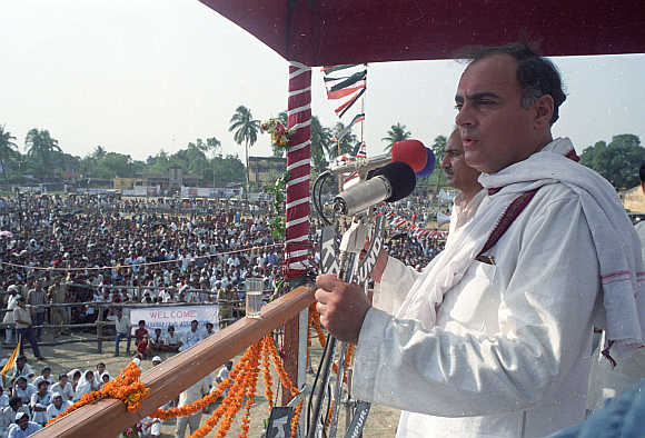 Rajiv Gandhi addresses an election meeting in Kishanganj, Bihar. Photograph: Krishna Murari Kishan/Reuters