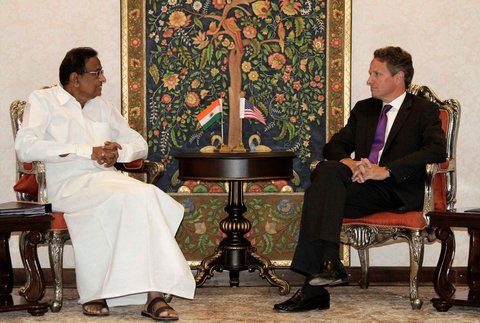 Finance Minister P Chidambaram, left, speaking with US Treasury Secretary Timothy Geithner.