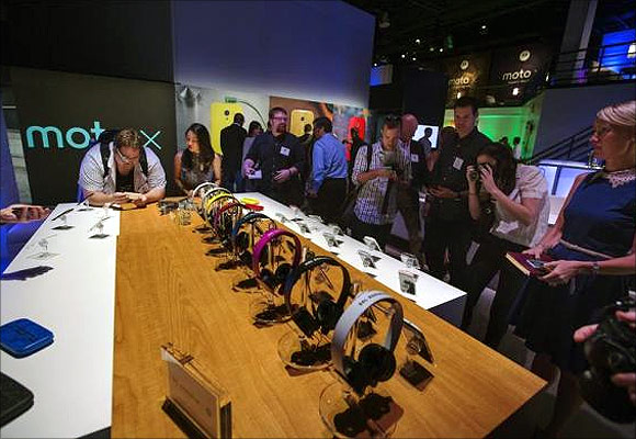  Moto X phones at a launch event in New York.