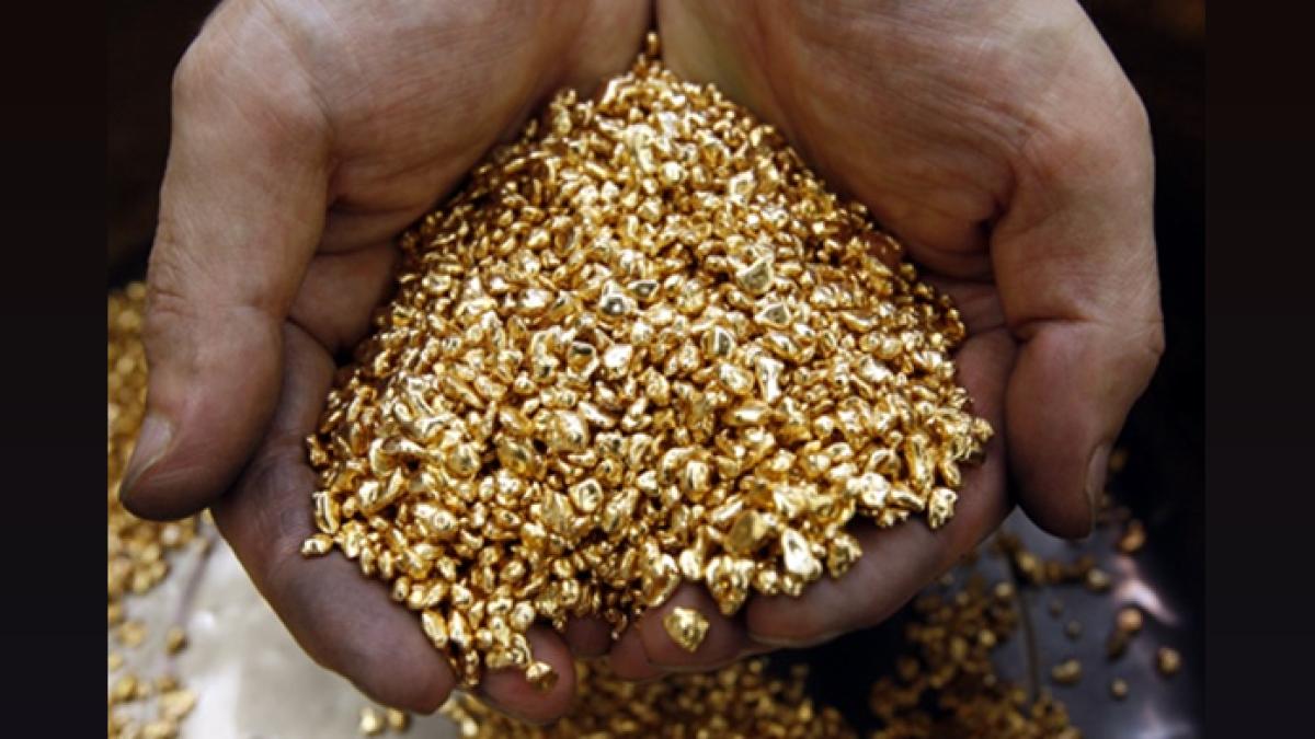 Gold Price Hits Record High in Delhi: Breaches Rs 1 Lakh/10 Grams
