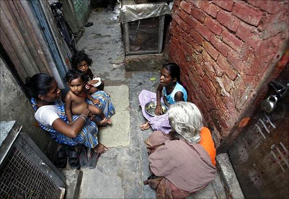 Children worst hit in poverty-stricken India