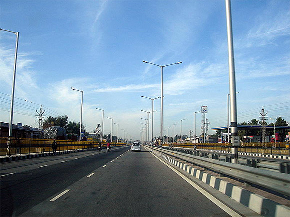 A view of Jaipur to Ajmer Road in Rajasthan (India).