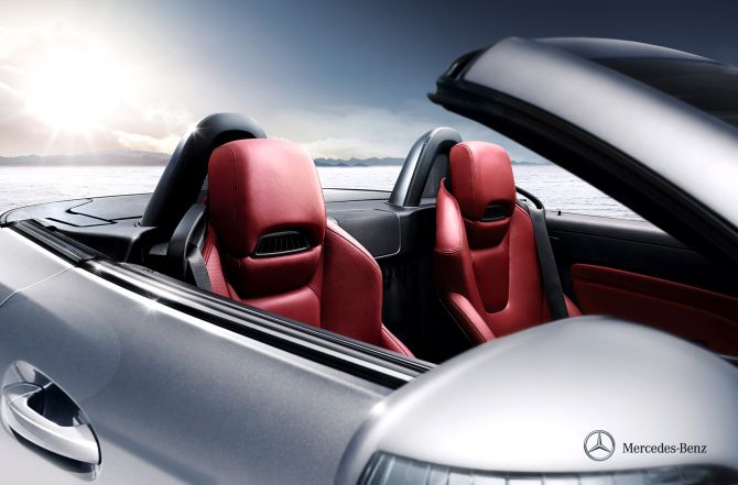 Mercedes launches SLK 55 AMG priced at Rs 1.26 crore