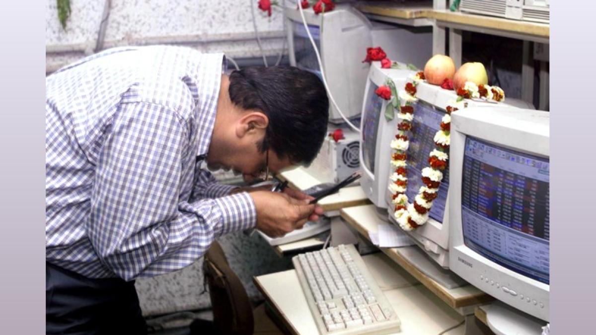 Sensex Tanks 700 Points: Market Tumble Mirrors Global Sell-off