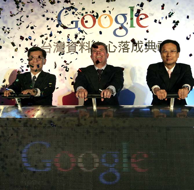 Google's vice president of data centres Joe Kava (C) and Taiwanese government officials take part in the opening ceremony of the Google data centre in Changhua Coastal Industrial Park.