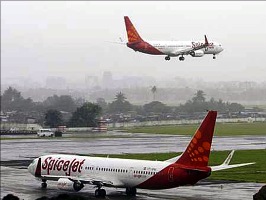 Two SpiceJet aircraft