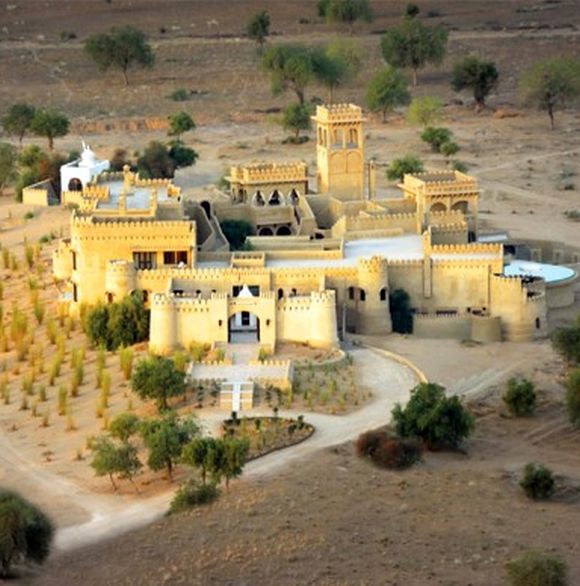 Mihir Garh stands out in the midst of the desert vistas.
