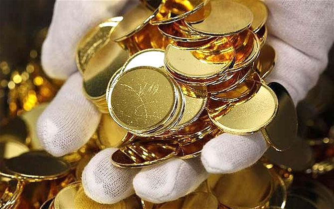 Global gold prices likely to drop further in 2014