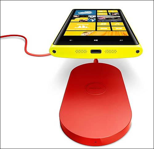 Now you don't need to plug your Nokia Lumia 920 in to charge. Just put it on a wireless charger and you're good to go.