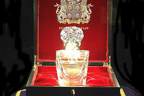 Clive Christian No. 1 Imperial Majesty Perfume.