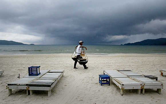 A food vendor on Patong Beach in Phuket.