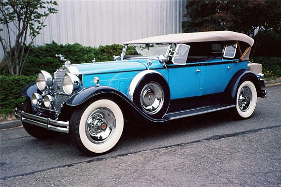 1930 Packard Custom Eight went for $225,500.
