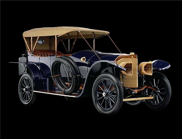 1914 Mercedes Open Front Town Car went for $962,000.