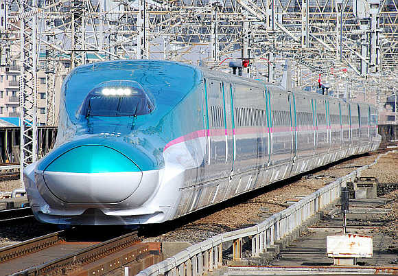 Shinkansen E5.