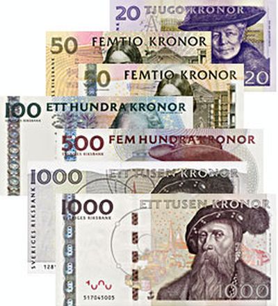 Kronas in different denomination can be seen. The one in the front is 1,000 kronas banknote that features Gustav I.