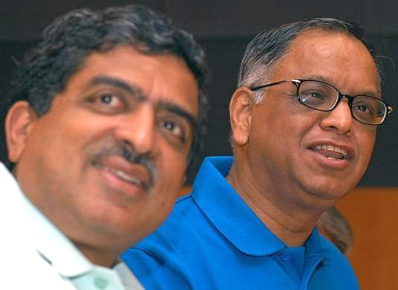  N. R. Narayana Murthy (R) and Nandan M. Nilekani.