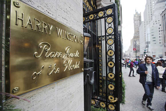 Harry Winston jewellery store on 5th Avenue in New York City.