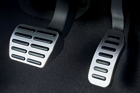 Volkswagen Polo GT TSI pedals.
