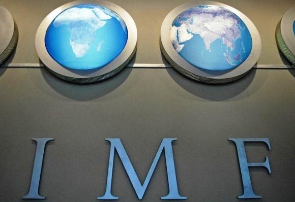 IMF predicts that India's foreign exchange reserves will see a decline against balance-of-payments.