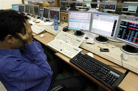 No need for nervousness, FM assures stock markets