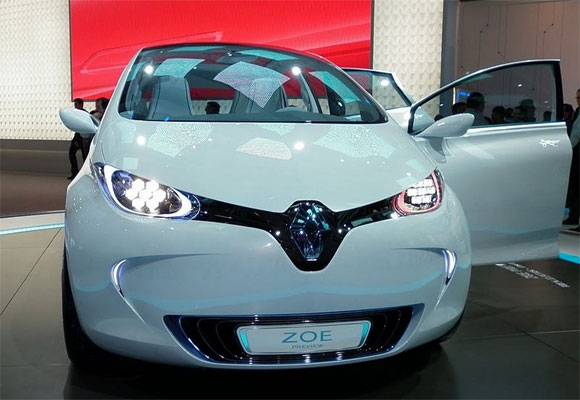 Renault shrugs off electric car setback