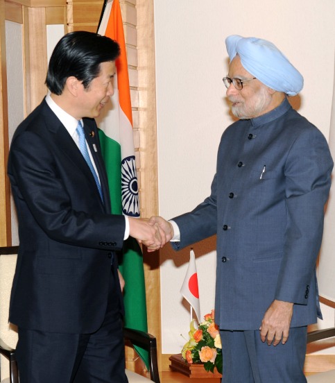 Prime Minister Manmohan Singh meets the Leader of New Komeito Party, Natsuo Yamaguchi.