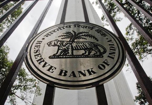 RBI keeps rates unchanged as inflation remains a concern