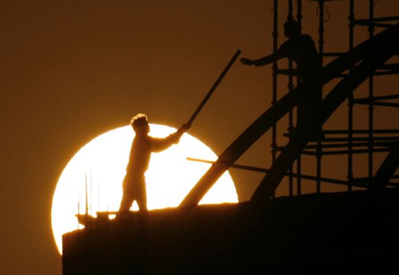 India makes feeble recovery; Jan-March GDP up 4.8%