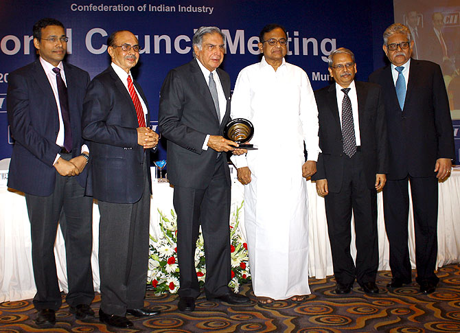 Ratan Tata (third from left) being felicitated by Finance Minister P Chidambaram.