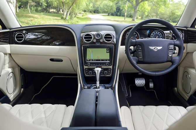 Bentley drives in new Flying Spur at Rs 3.1 crore