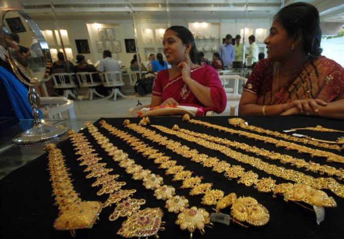 Why gold price may touch Rs 32,100 soon