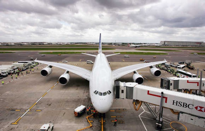 Stunning Superjumbo A-380s may fly to India