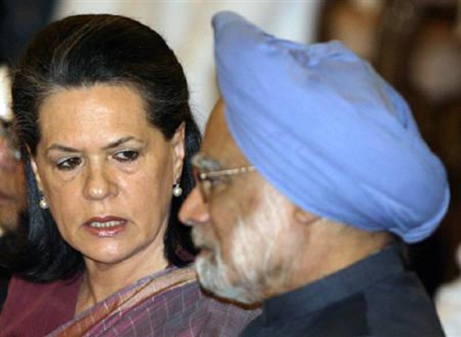 Sonia Gandhi talks to Prime Minister Manmohan Singh.