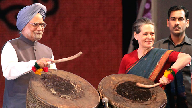 Sonia Gandhi with Prime Minister Manmohan Singh.
