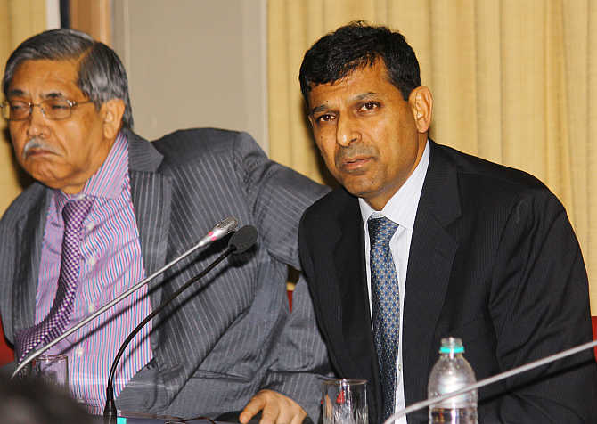 Rajan with Deputy Governor KC Chakrabarty.
