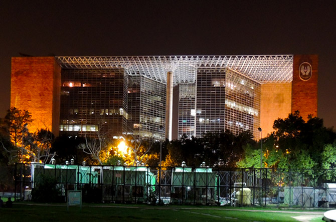 LIC Zonal Office Night View from ConnaughtPlacePark