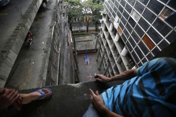 How a financial centre turned into a 'skyscraper slum'