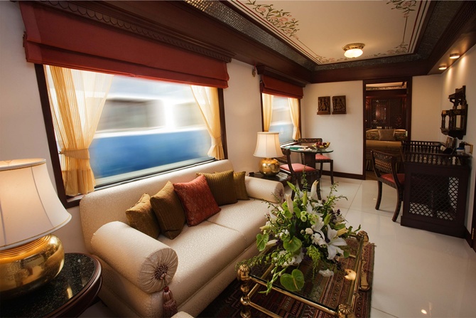 Maharajas Express has a capacity to carry 88 guests,  14 guest carriages are divided into 20 deluxe cabins, 18 junior suites, 4 suites and one presidential suite.