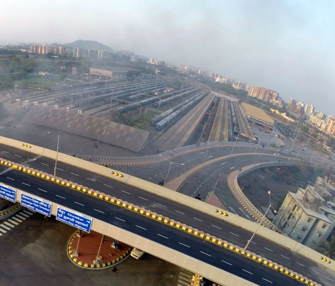 Mumbai gets India's first double decker flyover