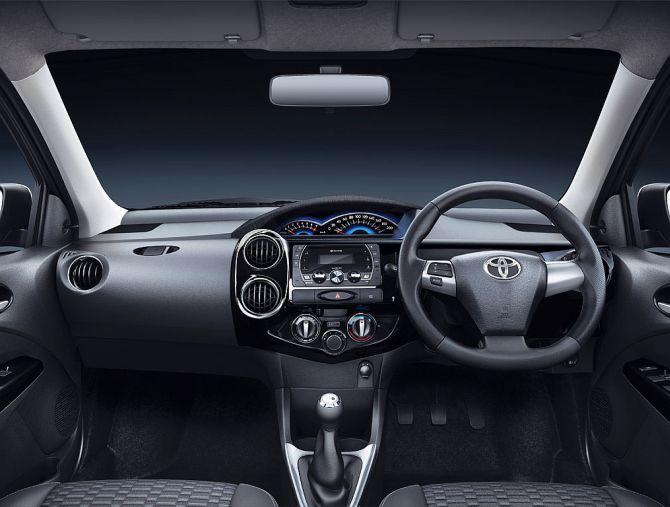 Toyota Etios Cross interior