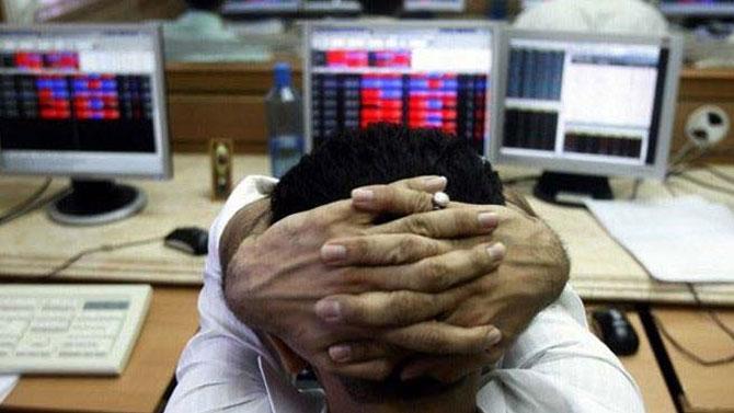 Dalal Street jittery on pullout of FIIs, wobbly rupee