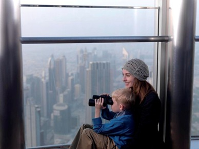 Burj Khalifa's top deck hosted over 1.87 mn visitors in 2013